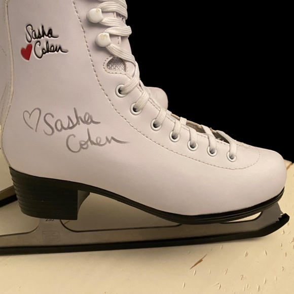 Klingbeil Ladies Figure Skates - Sasha Cohen Autographed - Ladies size 6.5- NEW! - Picture 4 of 11